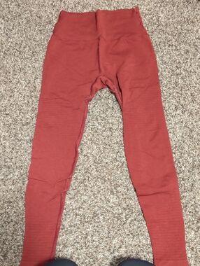 Alphalete Revival Leggings. M